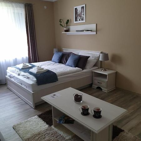 Royal Apartman Eger Extérieur photo