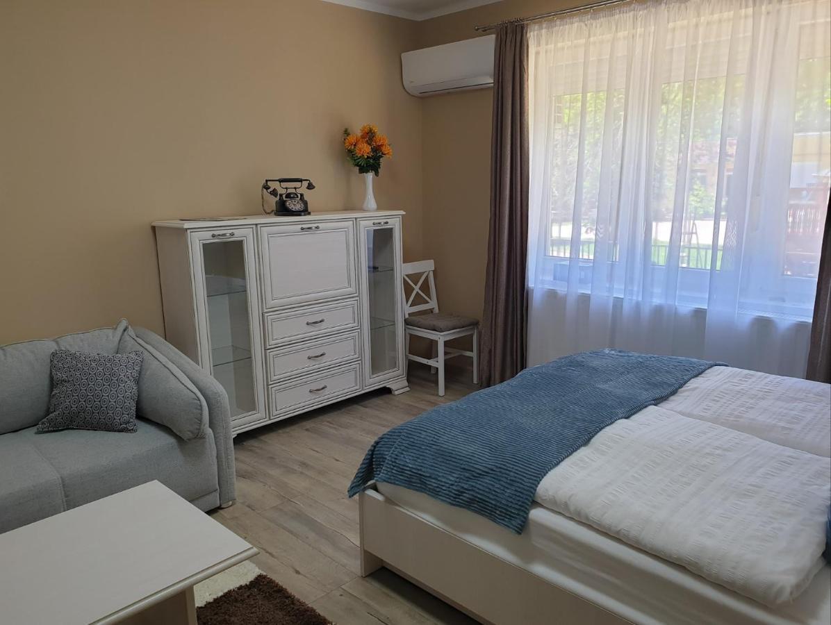 Royal Apartman Eger Extérieur photo